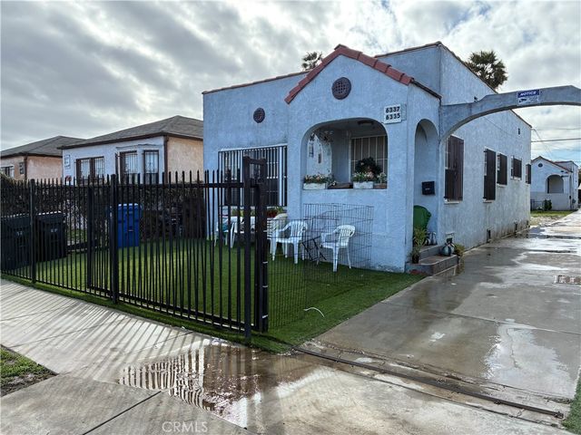 6333 8th Ave, Los Angeles, CA 90043