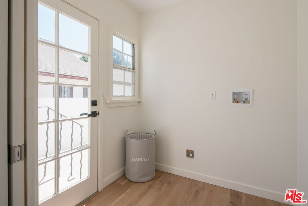 Image 23 of property listing at 1826 W 78th Street, Los Angeles, CA 90047