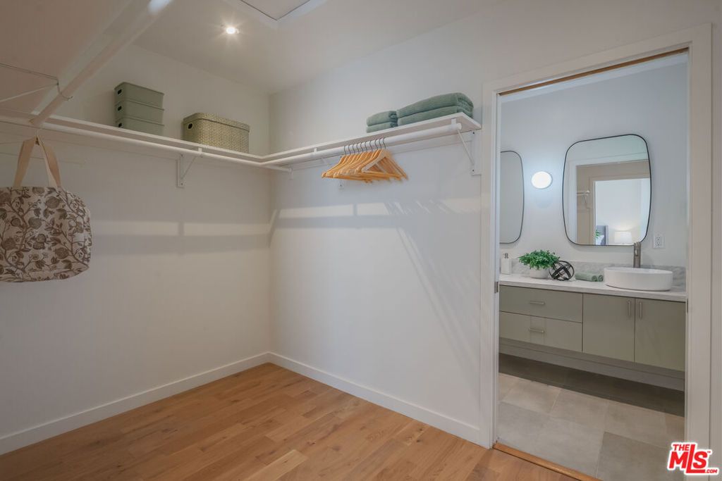 Image 28 of property listing at 1826 W 78th Street, Los Angeles, CA 90047