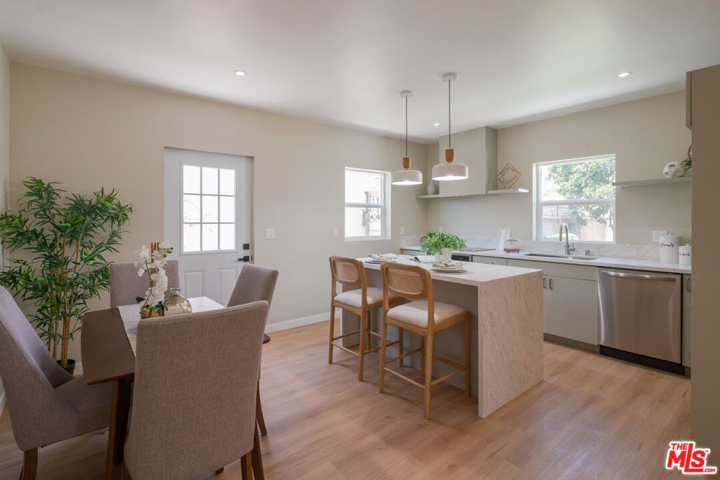 Image 41 of property listing at 1826 W 78th Street, Los Angeles, CA 90047