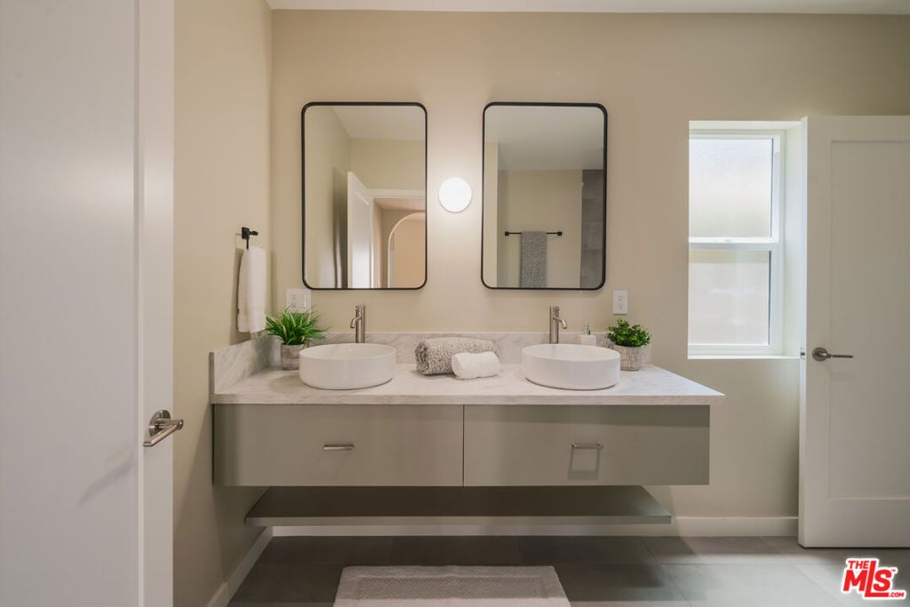 Image 46 of property listing at 1826 W 78th Street, Los Angeles, CA 90047