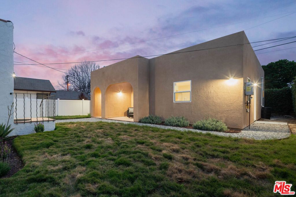 Image 53 of property listing at 1826 W 78th Street, Los Angeles, CA 90047