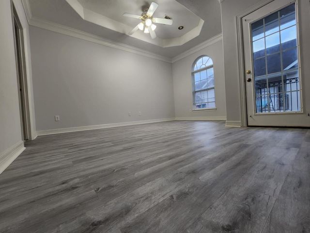 11045 Landswalk Drive 113, Houston, TX 77099