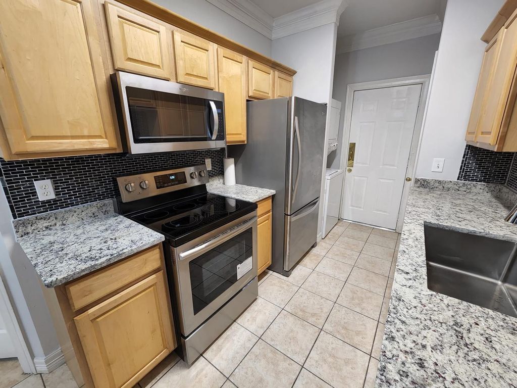 11045 Landswalk Drive 113, Houston, TX 77099