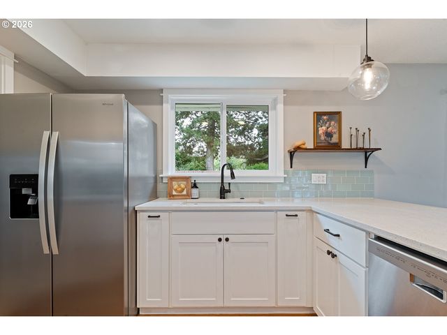 2755 Sw 182ND Ave, Beaverton, OR 97003