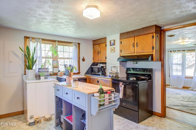 865 Shelleys Road, Bristol, VA 24202