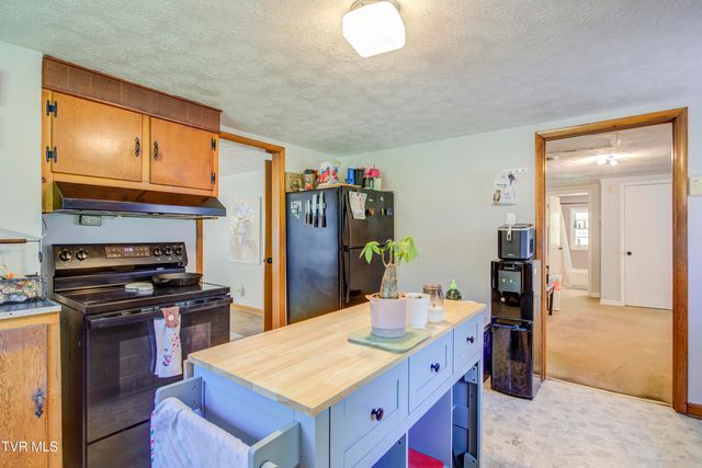 865 Shelleys Road, Bristol, VA 24202
