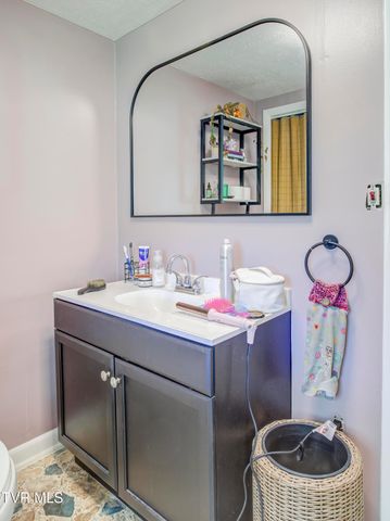 865 Shelleys Road, Bristol, VA 24202
