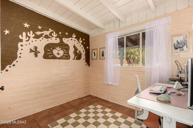 5511 E Helen Street, Tucson, AZ 85712