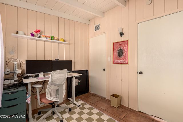 5511 E Helen Street, Tucson, AZ 85712