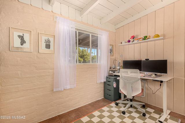 5511 E Helen Street, Tucson, AZ 85712