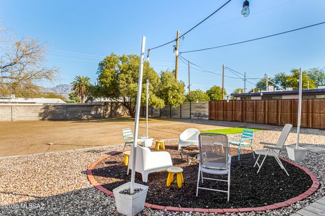 5511 E Helen Street, Tucson, AZ 85712