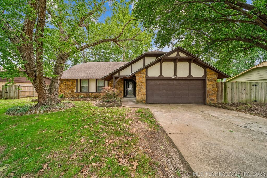 1103 W 19th Street, Claremore, OK 74017
