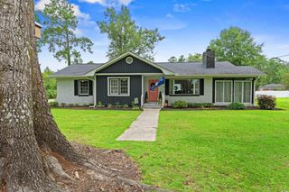 208 Sherwood Dr., Conway, SC 29526