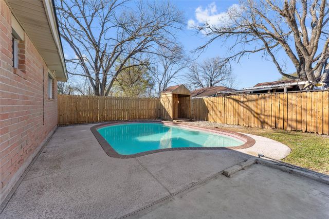 12411 Drifting Winds Drive, Houston, TX 77044