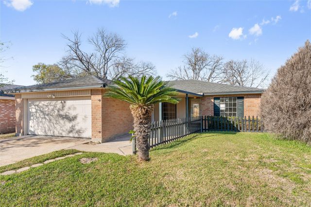 12411 Drifting Winds Drive, Houston, TX 77044