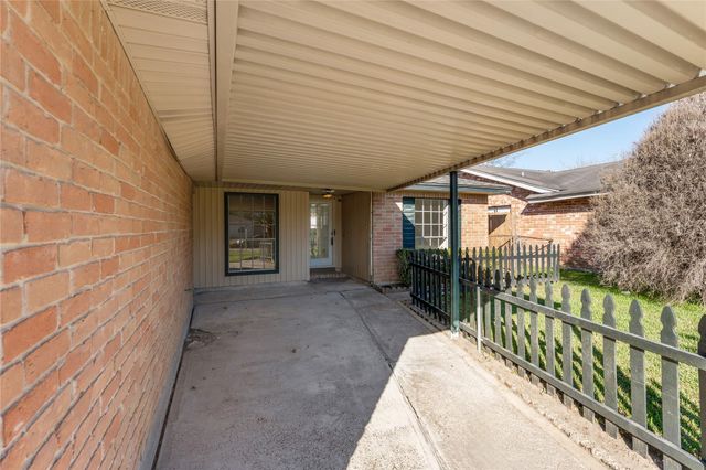 12411 Drifting Winds Drive, Houston, TX 77044