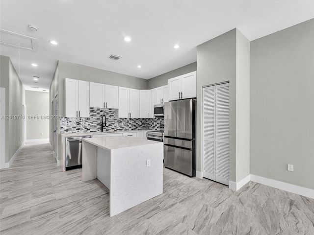 313 13th S St B, Fort Pierce, FL 34950