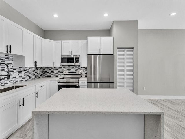 313 13th S St B, Fort Pierce, FL 34950