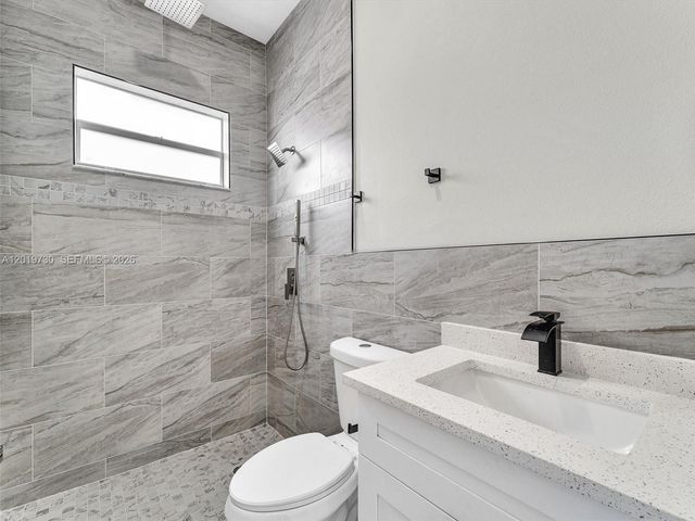 313 13th S St B, Fort Pierce, FL 34950