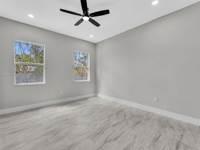 313 13th S St B, Fort Pierce, FL 34950