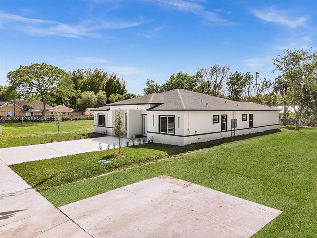 313 13th S St B, Fort Pierce, FL 34950