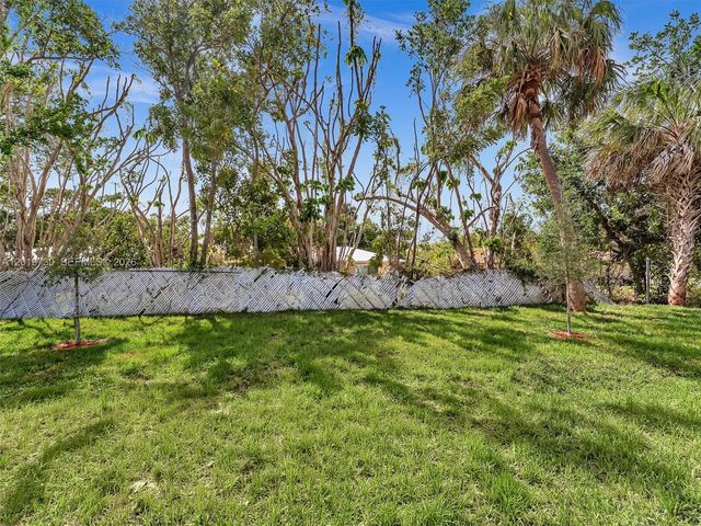 313 13th S St B, Fort Pierce, FL 34950