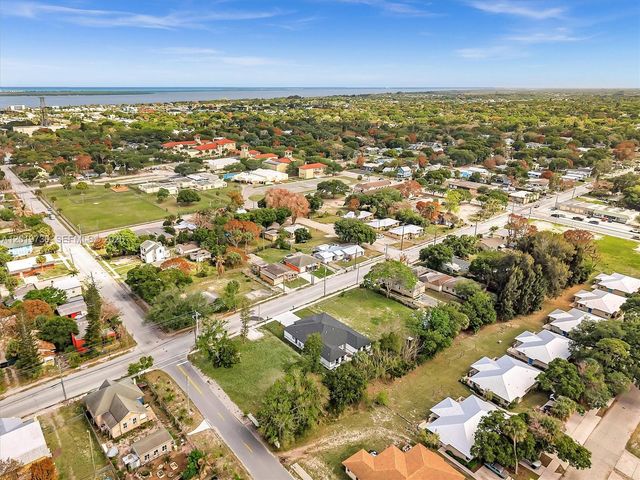 313 13th S St B, Fort Pierce, FL 34950