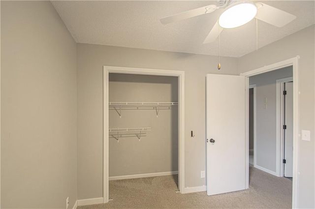 964 E Cavendish Trail, Olathe, KS 66061