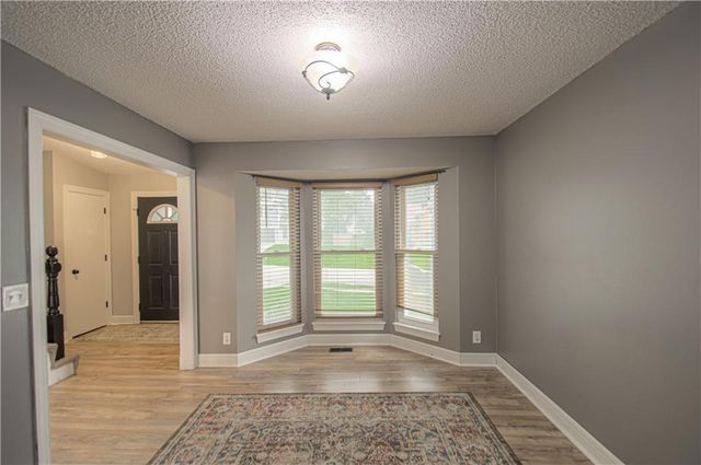 964 E Cavendish Trail, Olathe, KS 66061