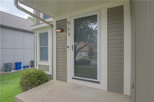 964 E Cavendish Trail, Olathe, KS 66061