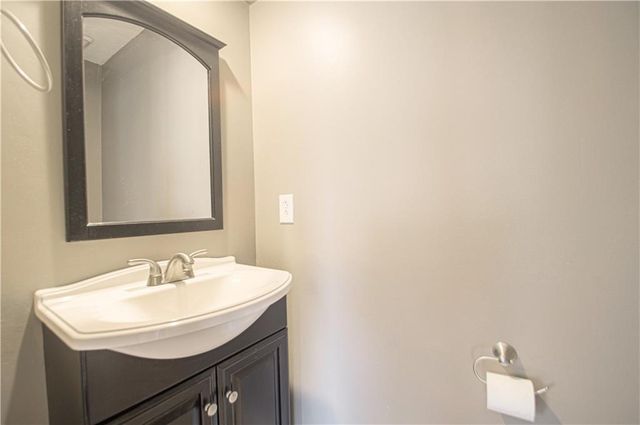 964 E Cavendish Trail, Olathe, KS 66061