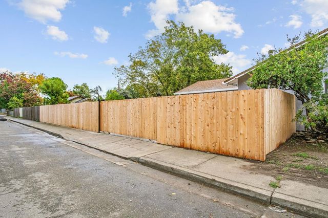 404 S Shasta Ave, Stockton, CA 95205