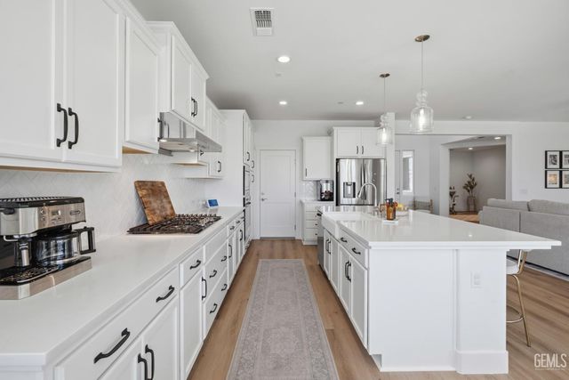 2023 Risborough Court, Bakersfield, CA 93311