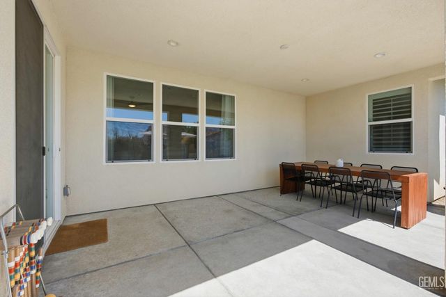 2023 Risborough Court, Bakersfield, CA 93311