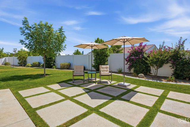 2023 Risborough Court, Bakersfield, CA 93311