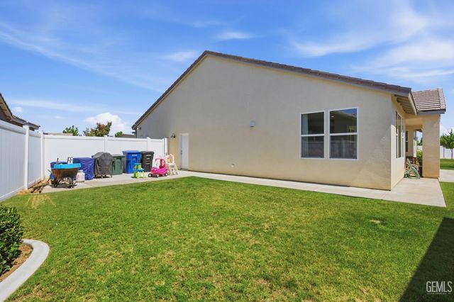 2023 Risborough Court, Bakersfield, CA 93311