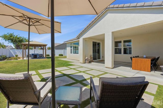 2023 Risborough Court, Bakersfield, CA 93311