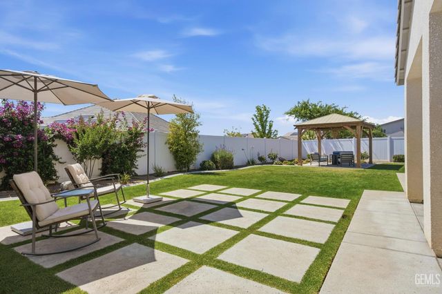 2023 Risborough Court, Bakersfield, CA 93311