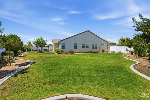 2023 Risborough Court, Bakersfield, CA 93311