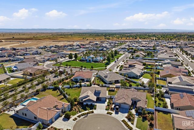 2023 Risborough Court, Bakersfield, CA 93311