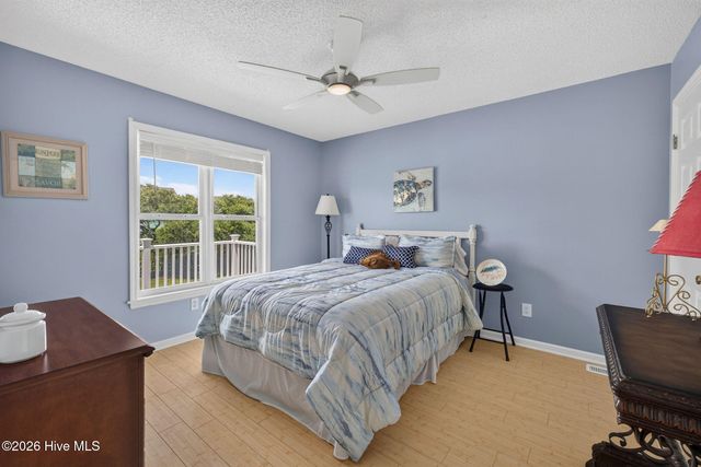 21 S Oak Drive, Holly Ridge, NC 28445