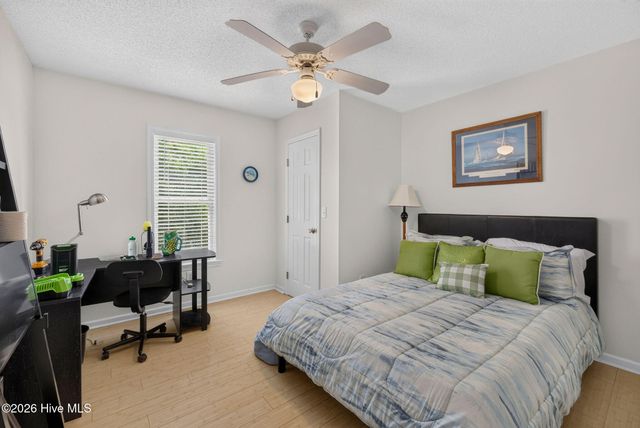 21 S Oak Drive, Holly Ridge, NC 28445