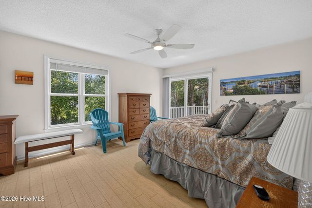 21 S Oak Drive, Holly Ridge, NC 28445