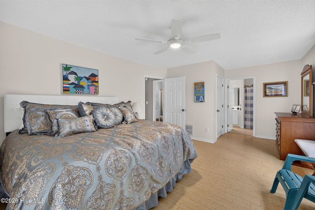 21 S Oak Drive, Holly Ridge, NC 28445