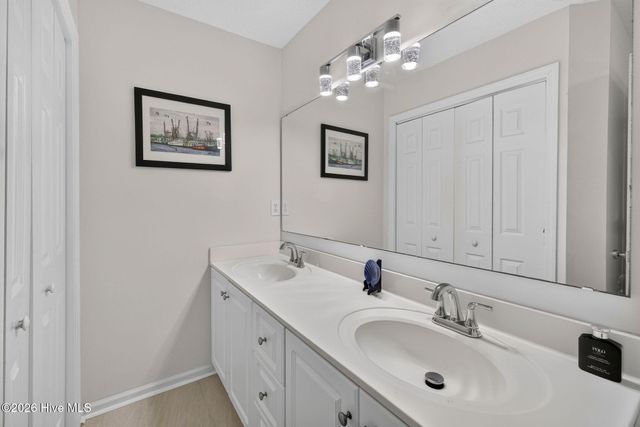 21 S Oak Drive, Holly Ridge, NC 28445