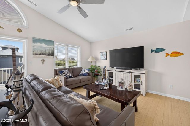 21 S Oak Drive, Holly Ridge, NC 28445
