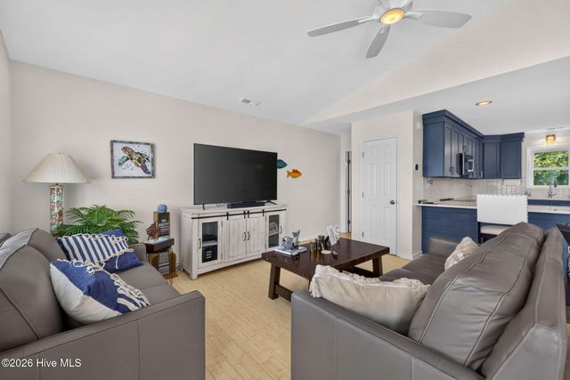 21 S Oak Drive, Holly Ridge, NC 28445