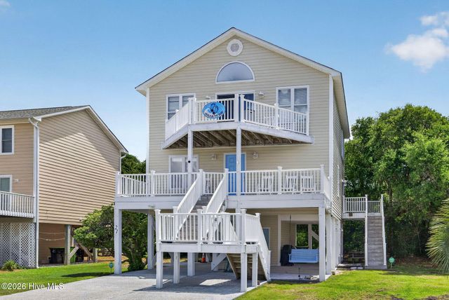 21 S Oak Drive, Holly Ridge, NC 28445