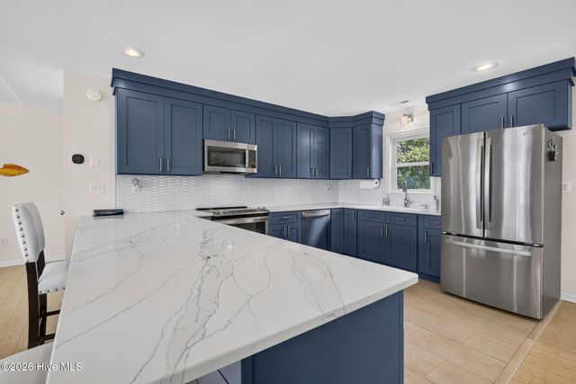 21 S Oak Drive, Holly Ridge, NC 28445